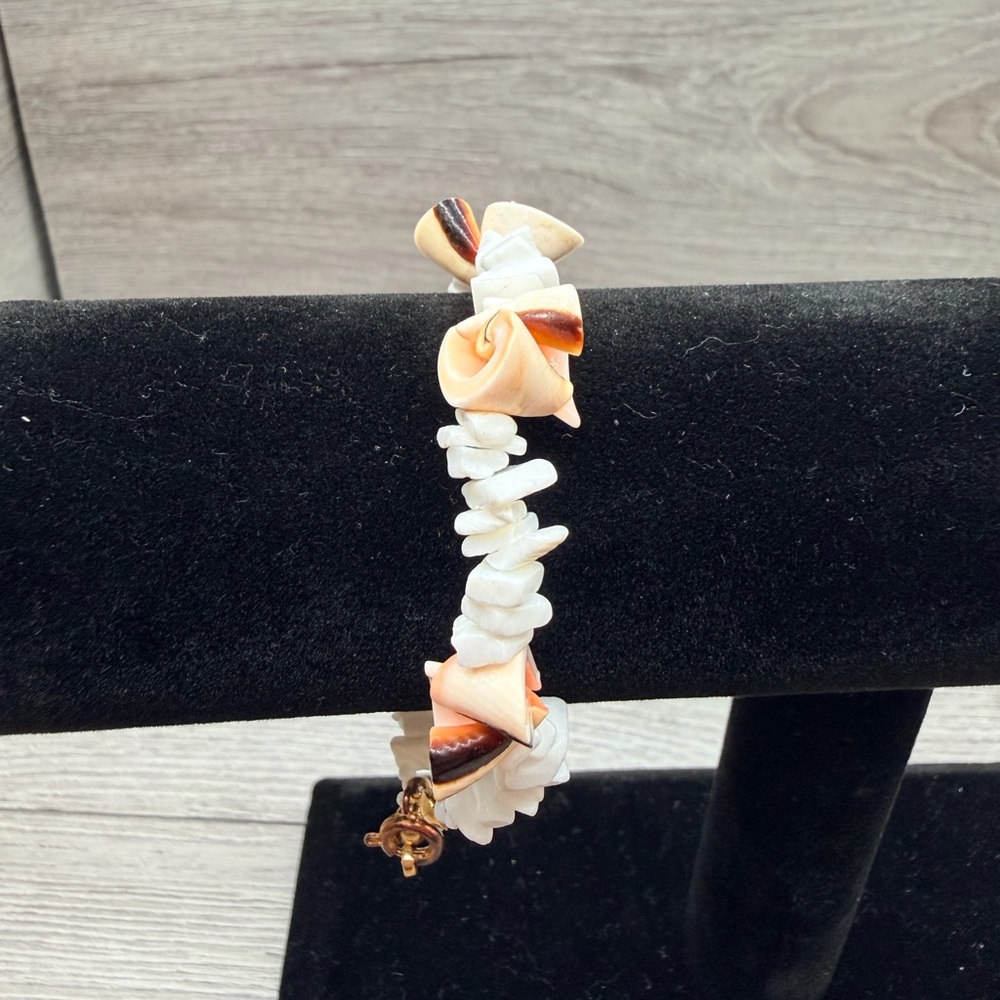 Shell and Bead Bracelet‎
